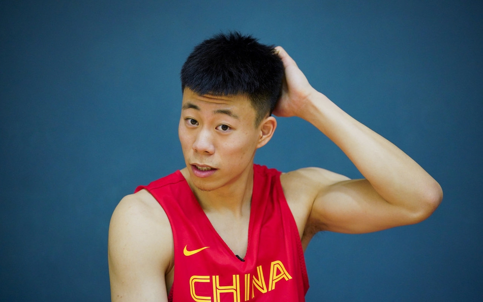 张镇麟为什么进不了nba(0分4犯规！攻不进，防不住！别再吹张镇麟了！他现在真打不了NBA)