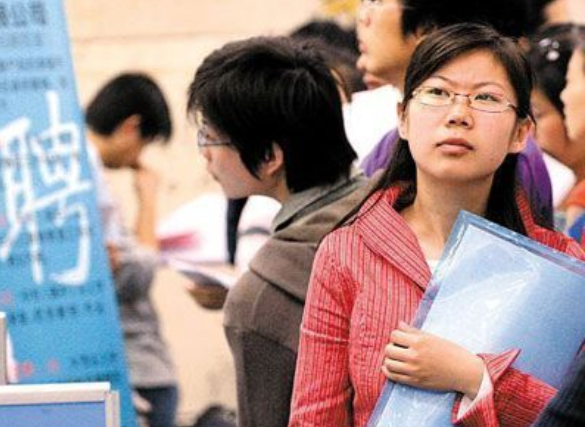 被国家“撤销”的证书，社会已经不认可，学生再考也是浪费时间