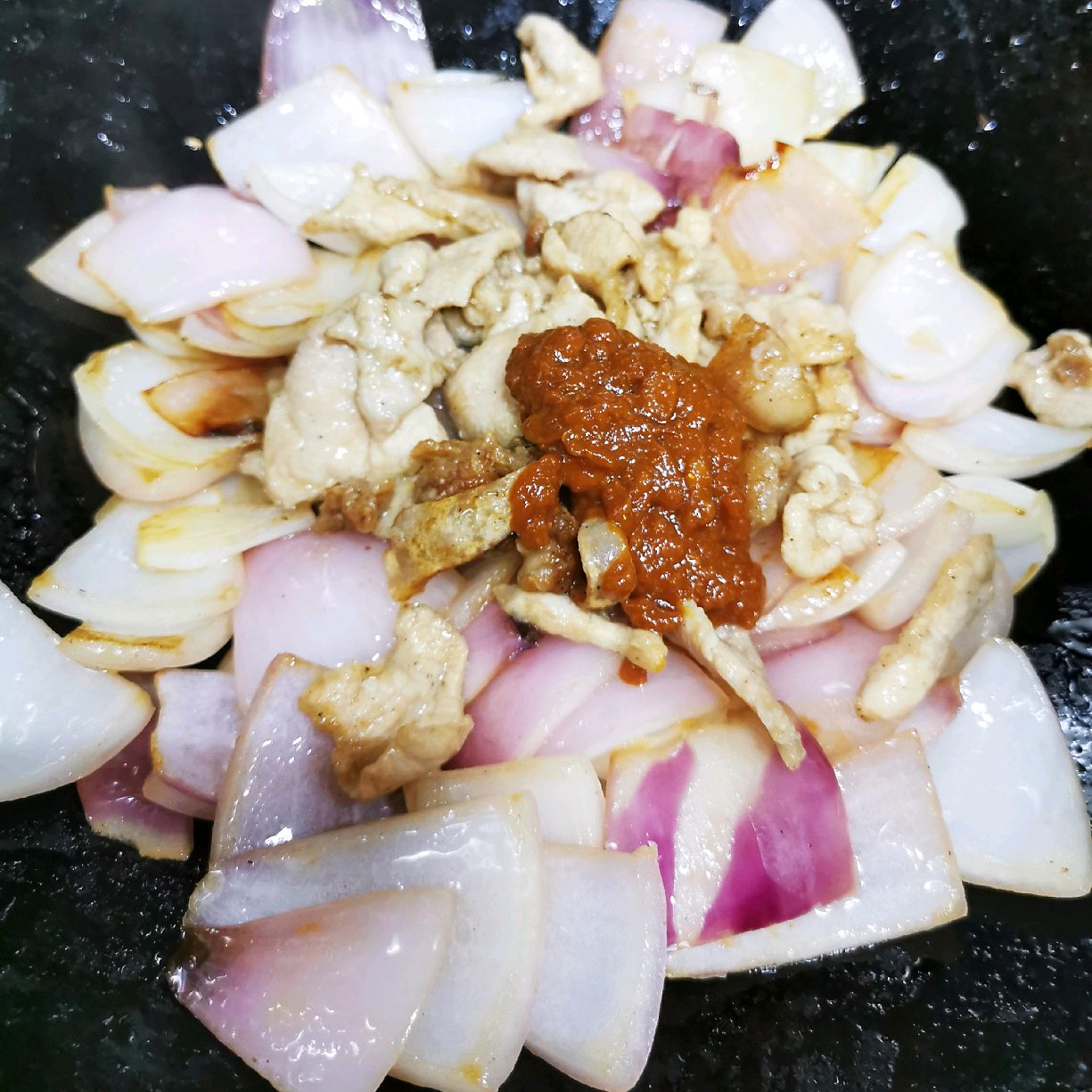 葱爆肉的家常做法（酱香浓郁超下饭的家常菜）