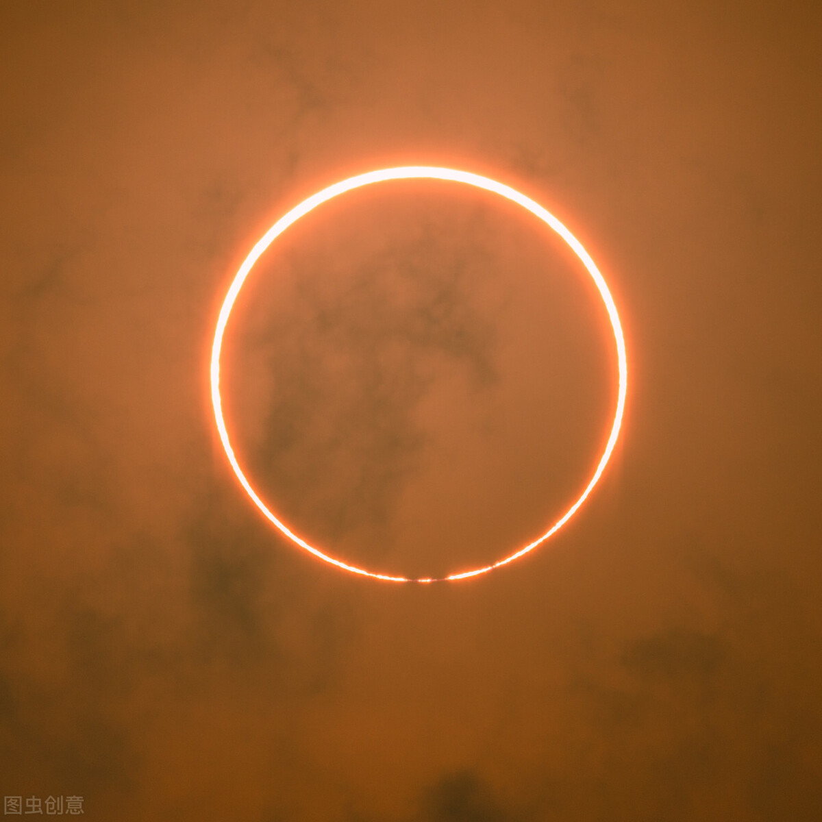 血月走,日食来,2021年唯一一次日环食即将上演,但这一点要注意