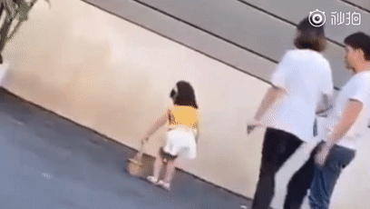 曾让全世界期待她长大俄罗斯最美童模女孩，现在长成啥样了
