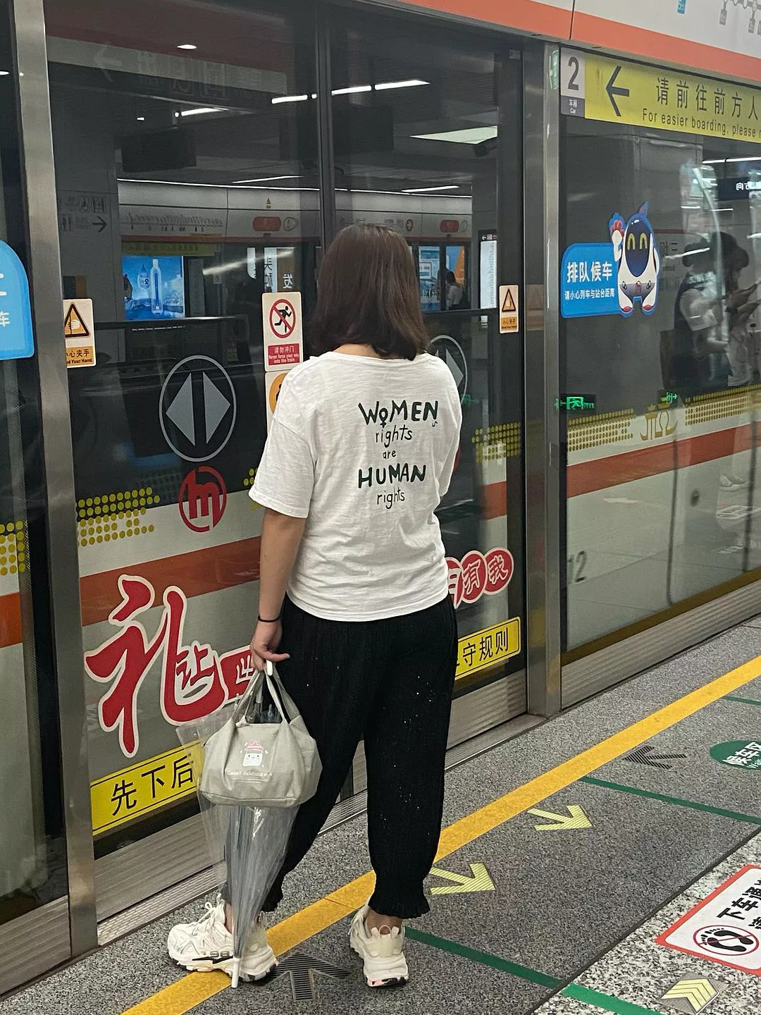 这些衣服的slogan不止酷,还有态度