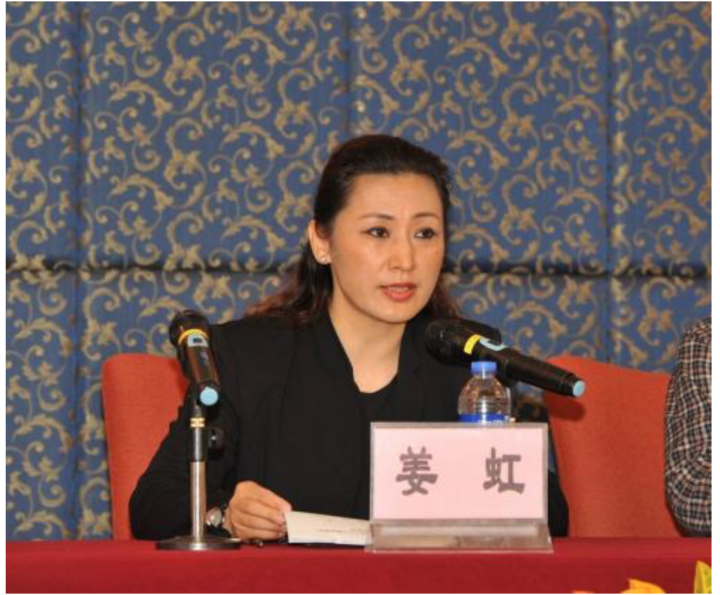 汕头大学现任女校长，被网友冠以“最美”称号，她因何受人喜爱？