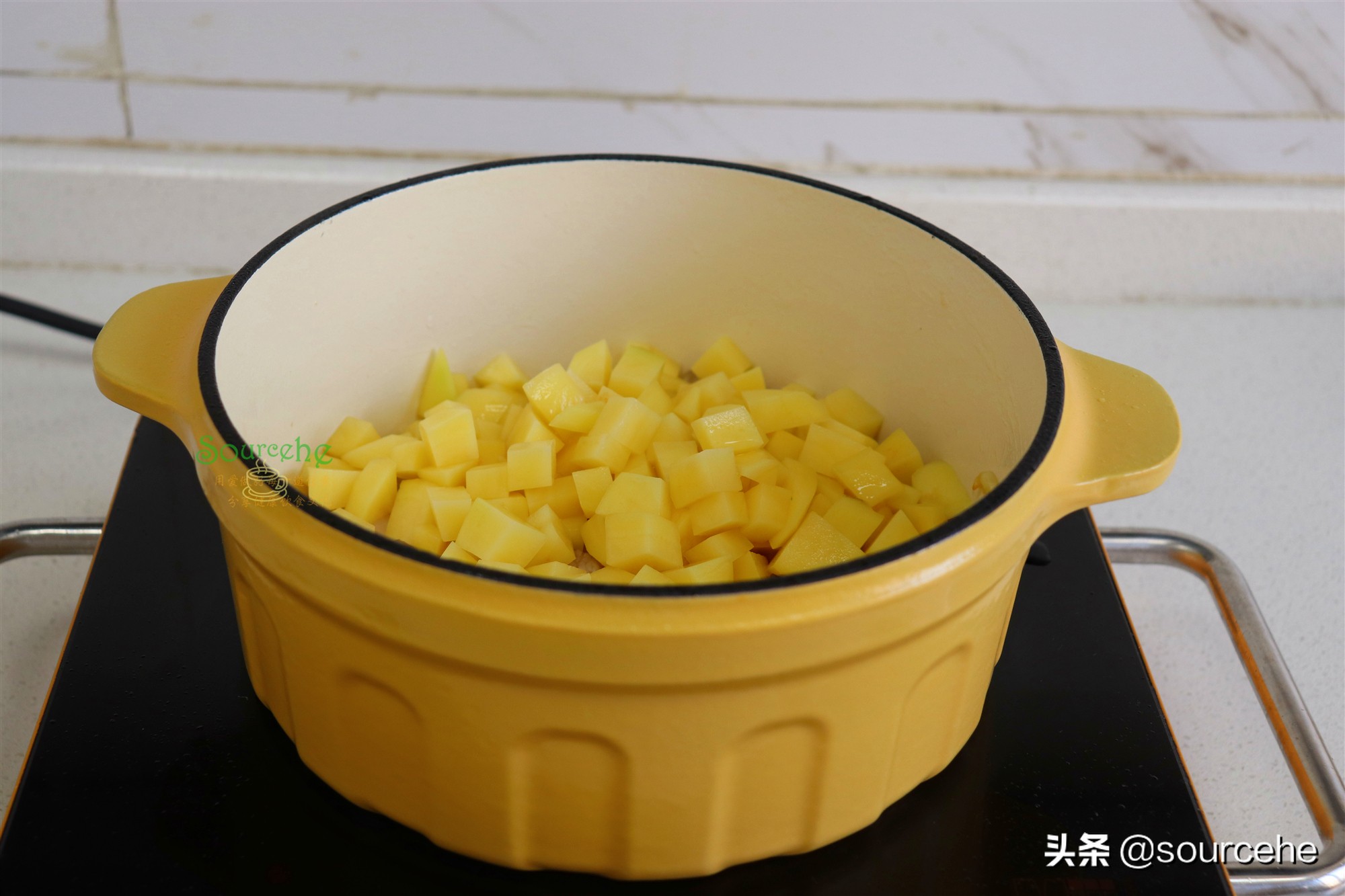 五花肉燉土豆,五花肉燉土豆的做法