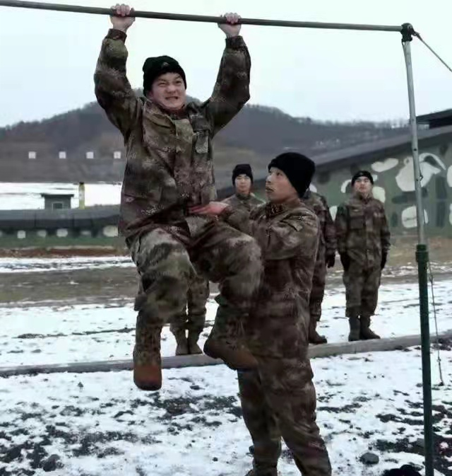 除了吴京“兵王”，这8位军旅男神也帅到炸裂，铁血硬汉谁不爱