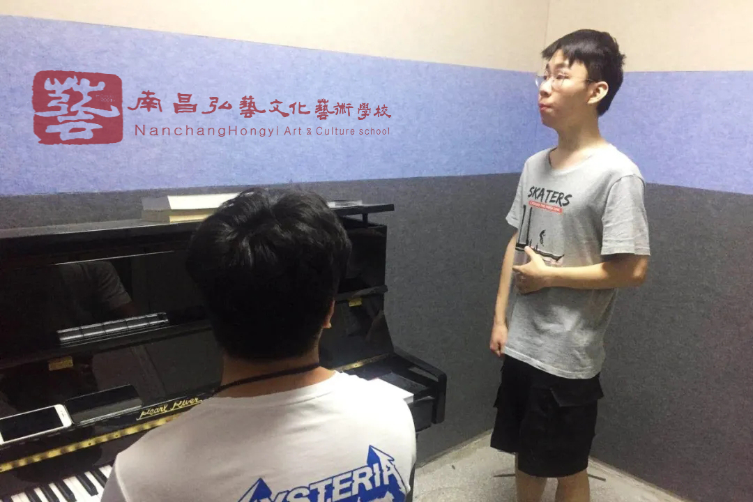 江西艺考攻略：音乐艺考考什么？高二学音乐艺考费用多少钱？