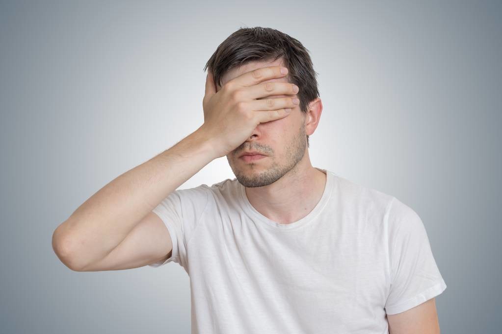 右眼皮一直跳是何原因？破解“左眼跳财”背后的真相