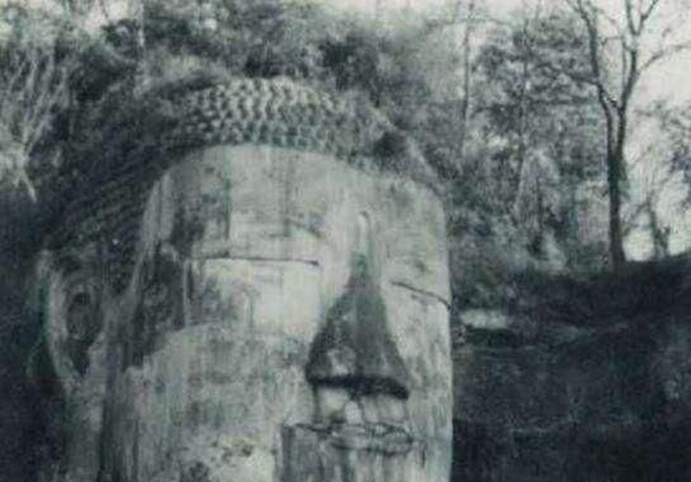 乐山大佛千年不倒，每逢灾难都会闭眼流泪，是巧合吗？