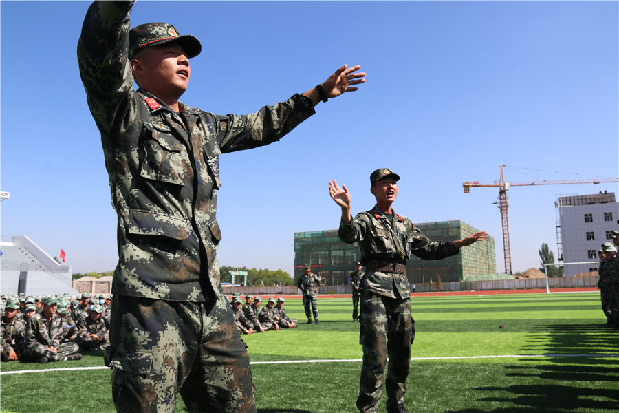 军训正当时，为青春披上迷彩色