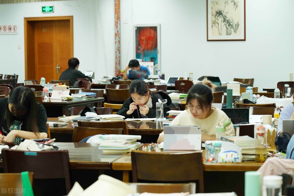 大一新生想拿奖学金，“埋头苦学”可不行，掌握“技巧”很关键