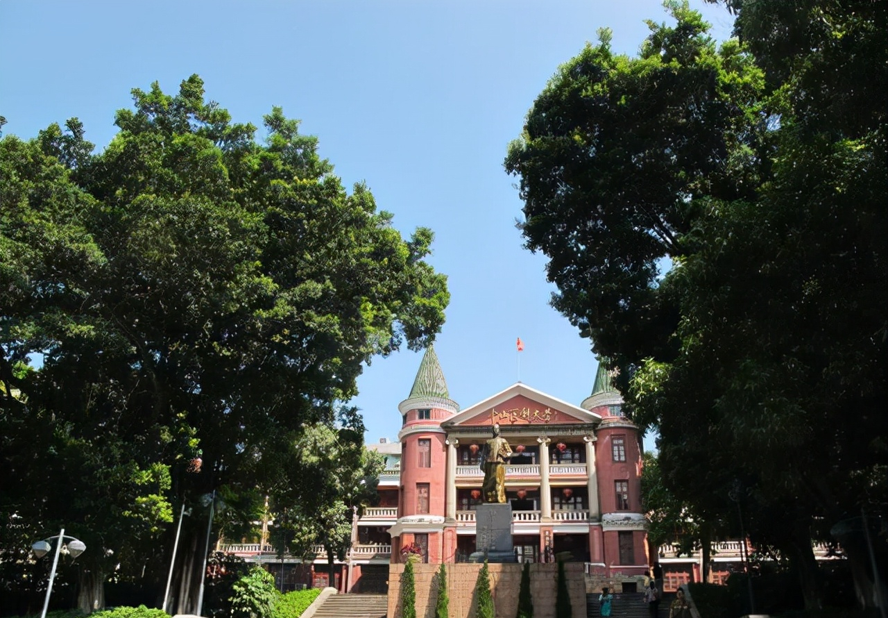 中山大学：6年引进8000博士，院士评选无新增，还好换校长了？