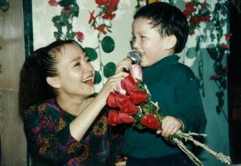 “喜剧女王”宋丹丹的迷乱情史