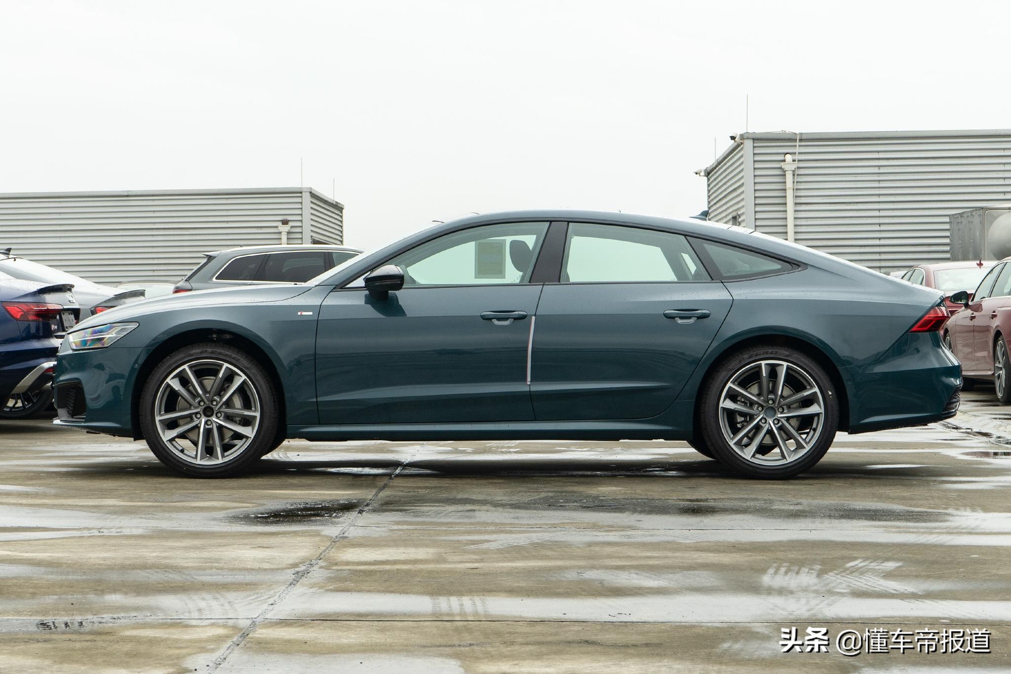 新车｜“55 TFSI”尾标，曝上汽奥迪A7L动力，不止加长