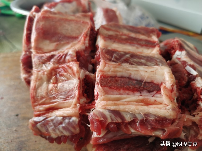 買牛肉，怎樣區別鮮牛肉和注水牛肉？告訴你幾個鑒別方法