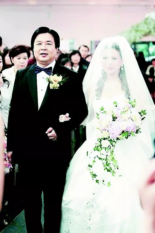 百亿豪门公子迎娶千亿豪门千金，她是蔡家大公主，也是集团掌门人