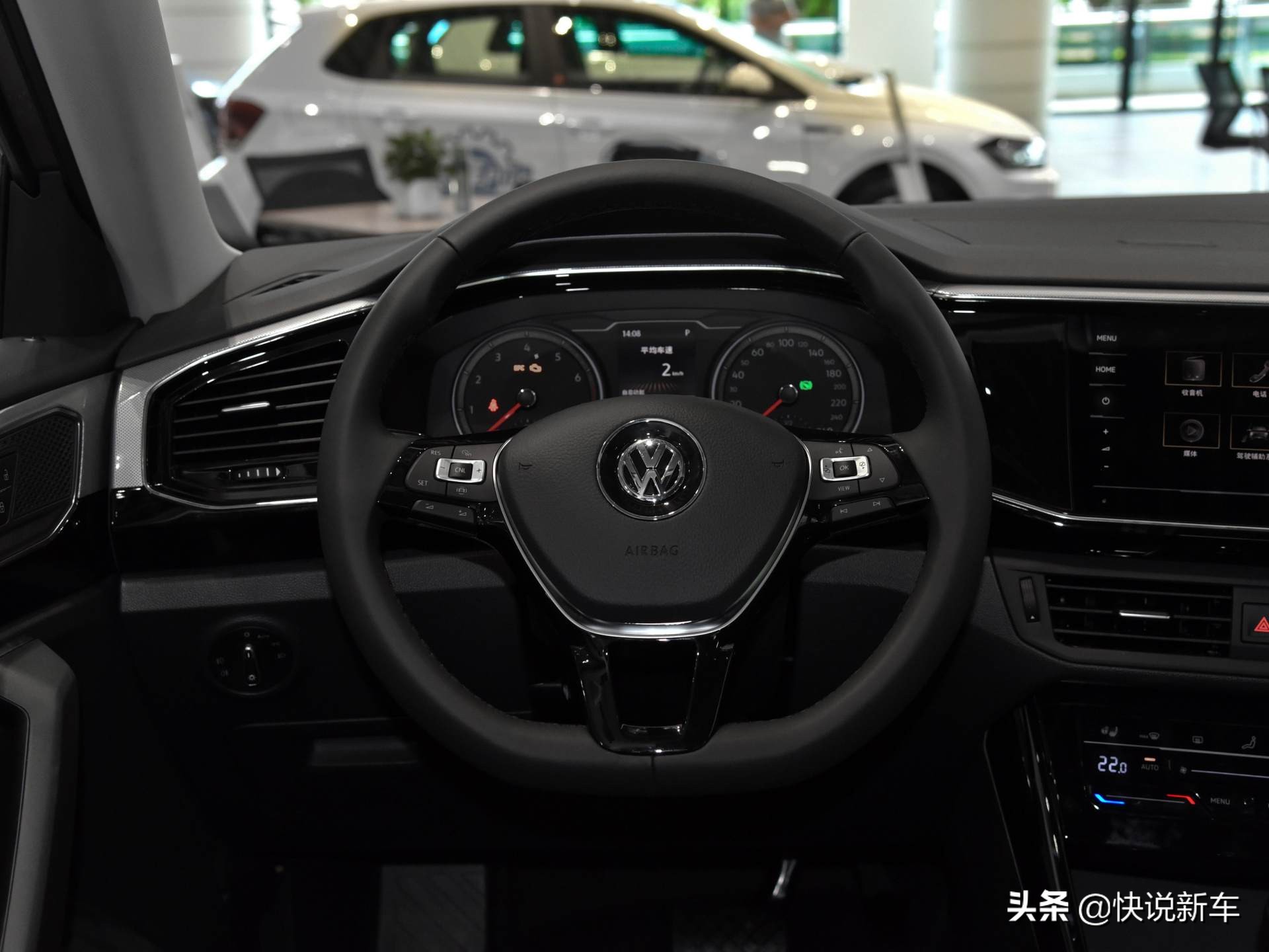 后排空间宽裕，造型优雅动感，性价比不输汉兰达，带你看大众探岳