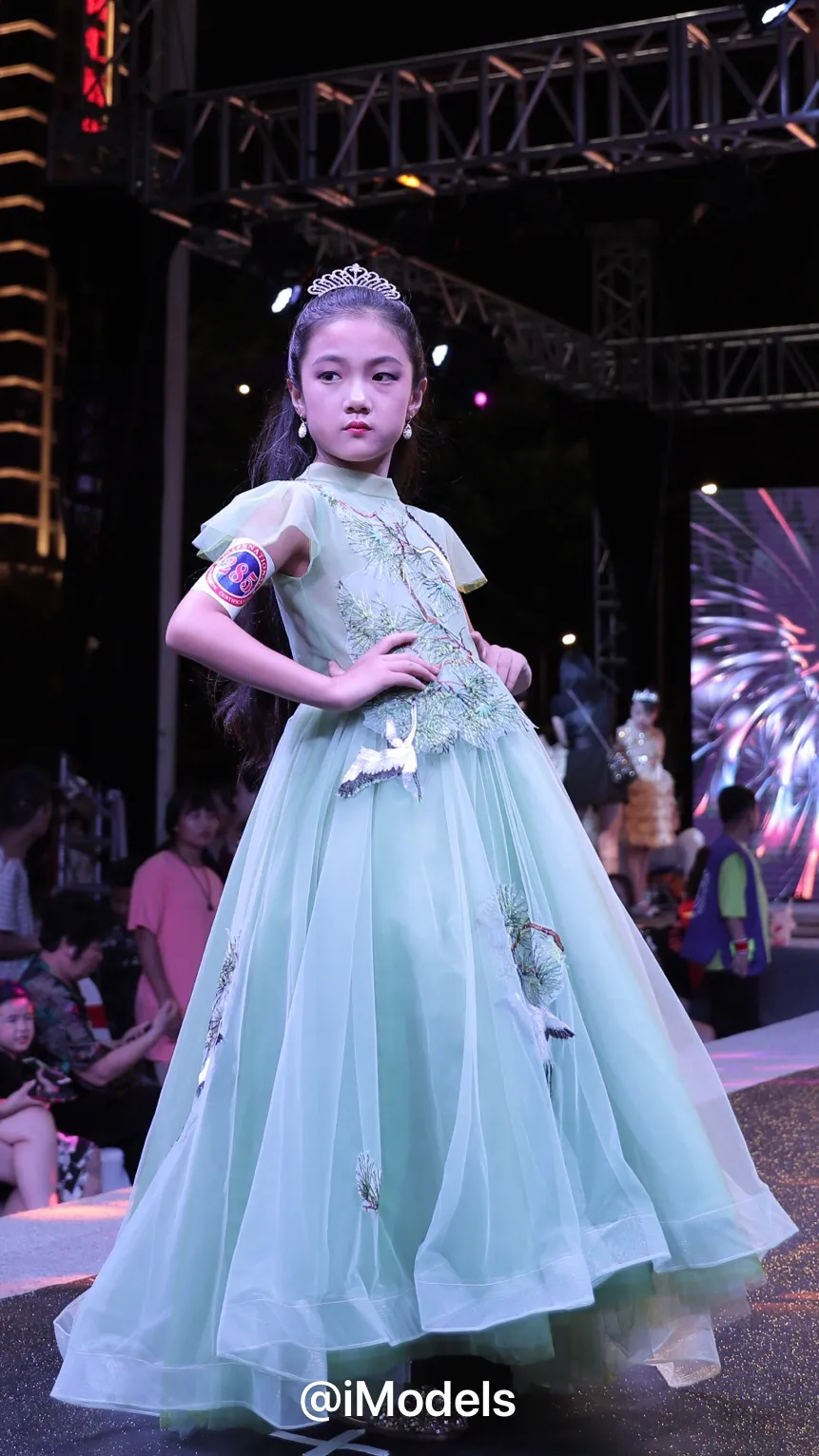 漯河少儿模特形体体验课·美行天下模特形体礼仪培训学校