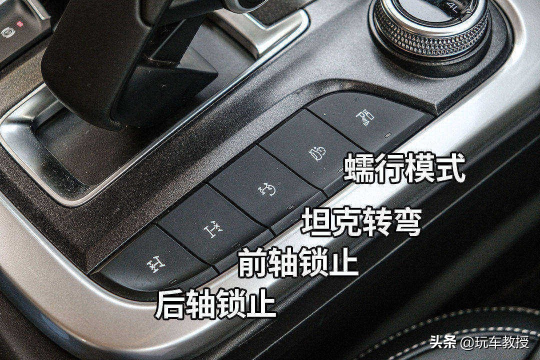 北京BJ40丨有三把锁/可拆顶棚/2.3T动力 还只要15.98万起？