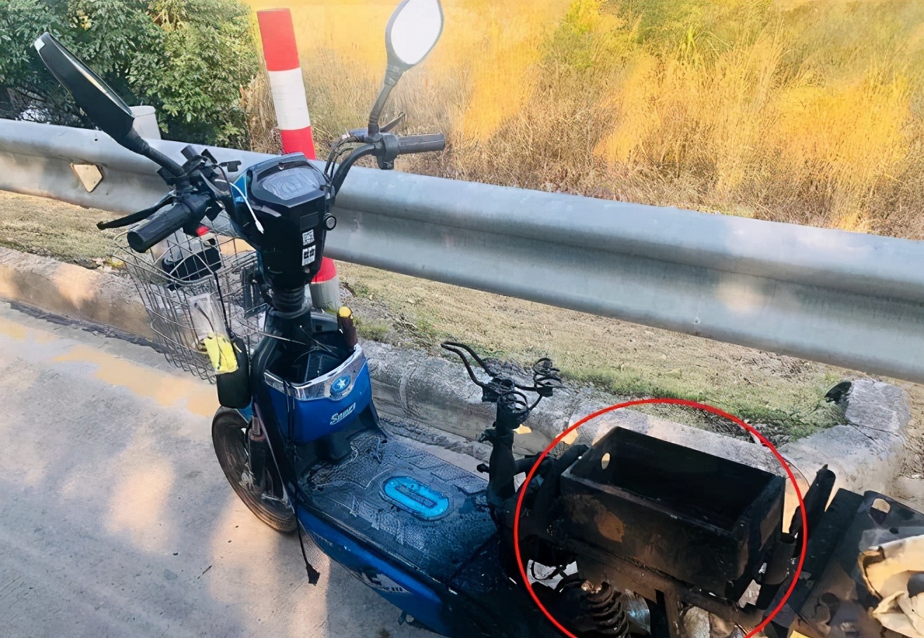 为什么很多电动车都搭载铅酸电池，不搭载锂电池？老师傅说出原因