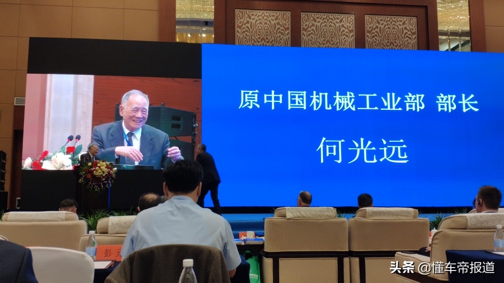 坚韧的何光远与偏执的吉利 甲醇汽车盼到“云开月明”了吗？