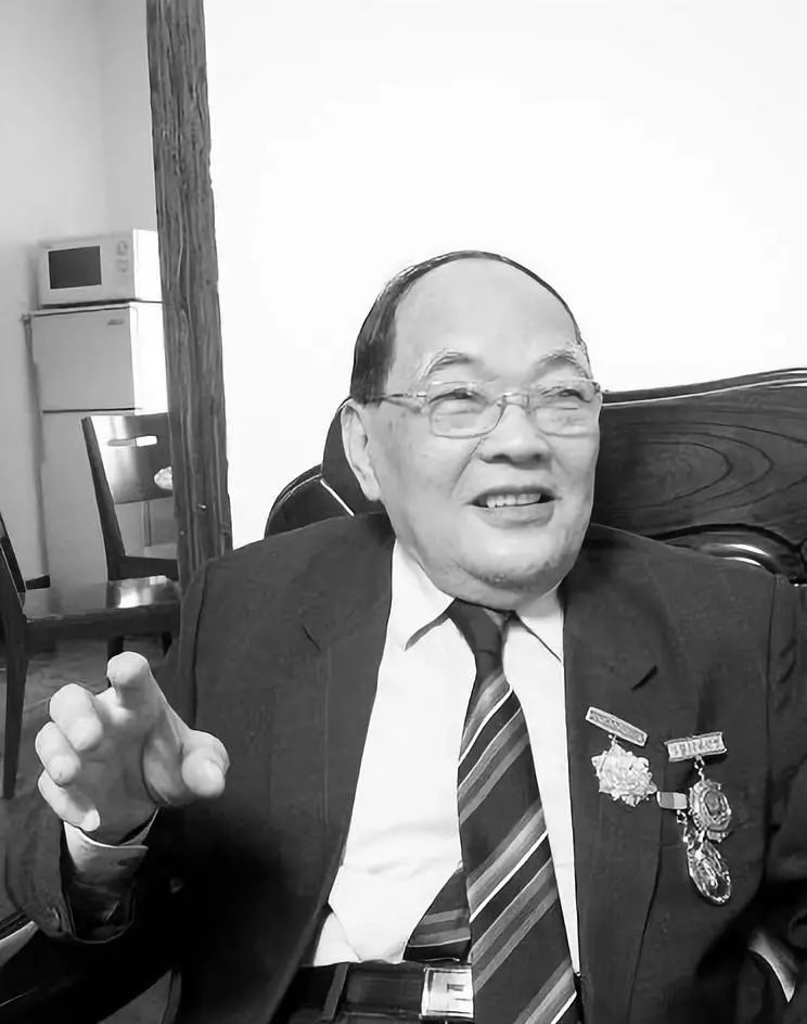 “新中国第一团”故事：第一批去香港旅游的内地人与一位老特工