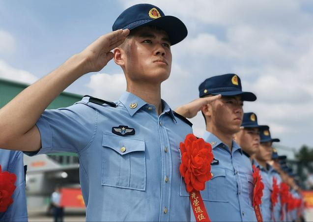 如今当兵选择2年、5年、8年、12年甚至更长时间哪个好？建议了解