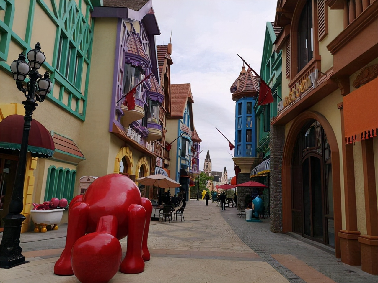 商铺只有40年，怎么做到一铺养三代？