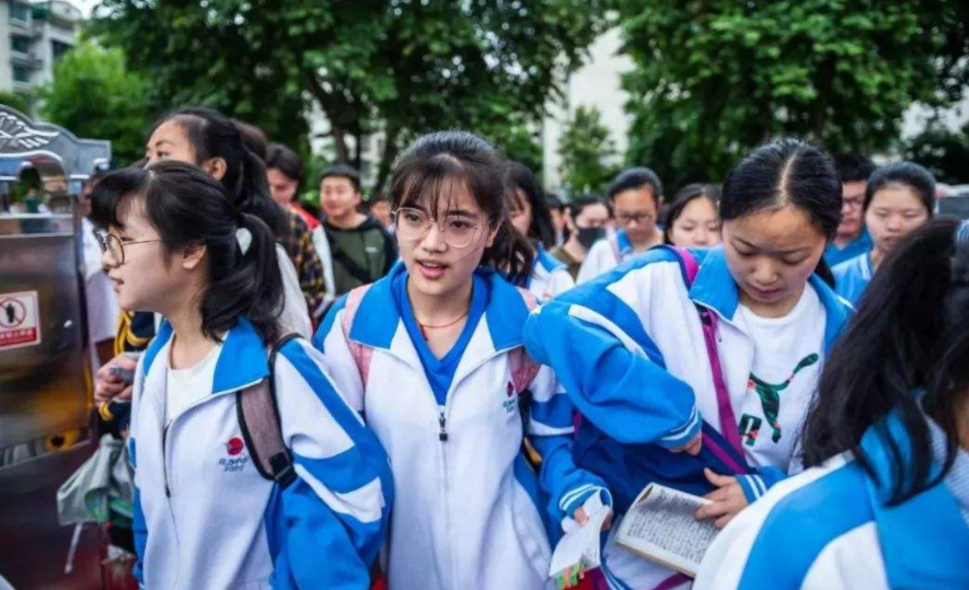 高考前一天该做什么，才不会影响考试发挥，班主任给出答案