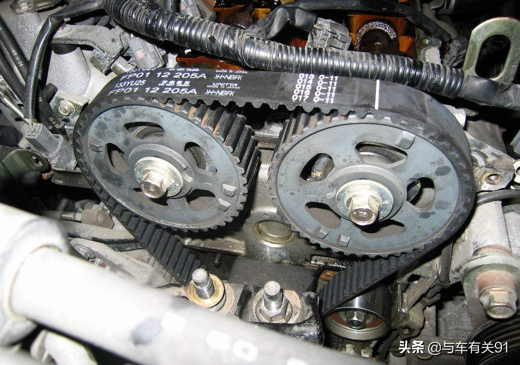 发动机正时皮带多久更换？10万公里没换过会怎么样？新手要注意