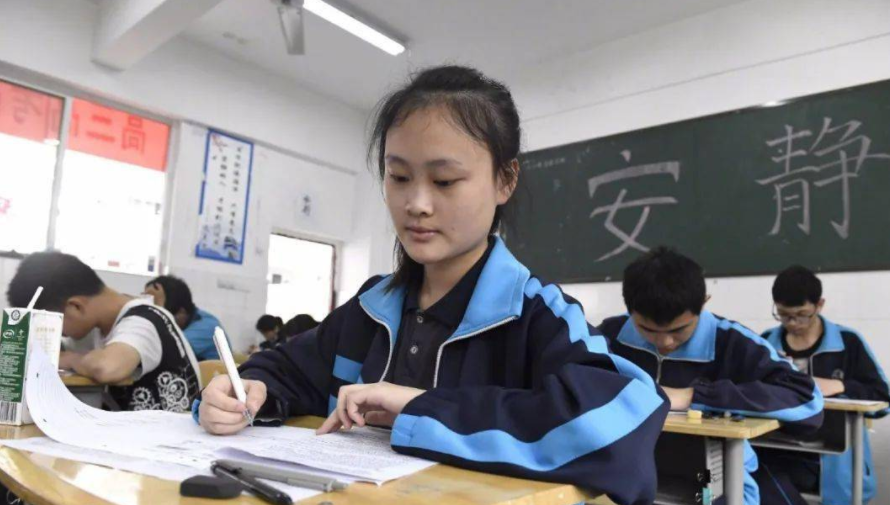 四川一所“县级”高中，今年14名同学考入清北，教学实力不容小觑