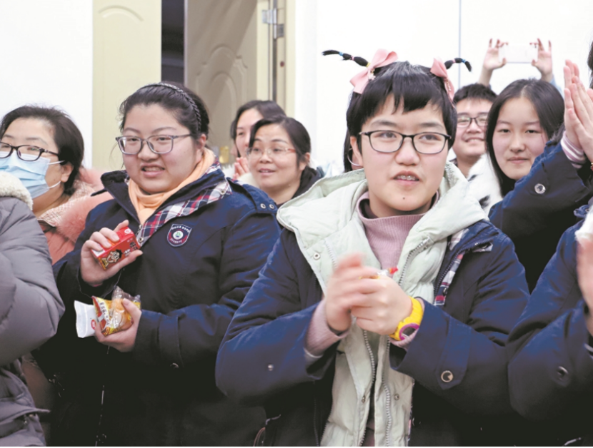 高考703分的才女、钢琴过10级，学霸的家长说这几点很重要