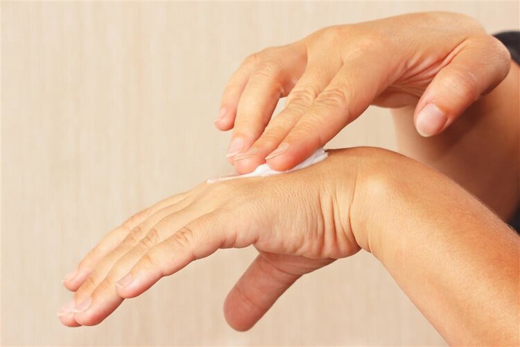 提醒父母：不要小看冬季皮肤瘙痒，可能是5种病发出的“信号”