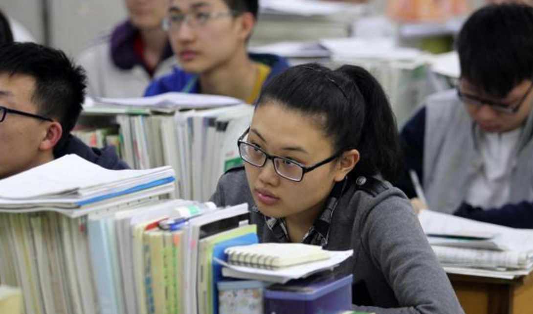 2021高考生迎“坏”消息，“禁止招复读生”，对一类考生不利