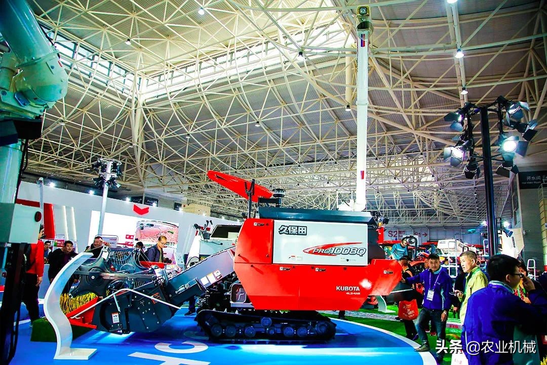 久保田pro1008q收割机首次亮相2019中国国际农机展