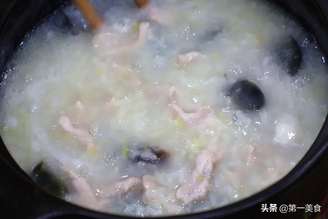 皮蛋瘦肉粥的做法家常,皮蛋瘦肉粥的做法家常視頻