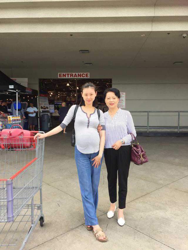 张梦瑾(范志毅的三婚妻子,长相甜美身材高挑,想当初丈母娘也是强烈