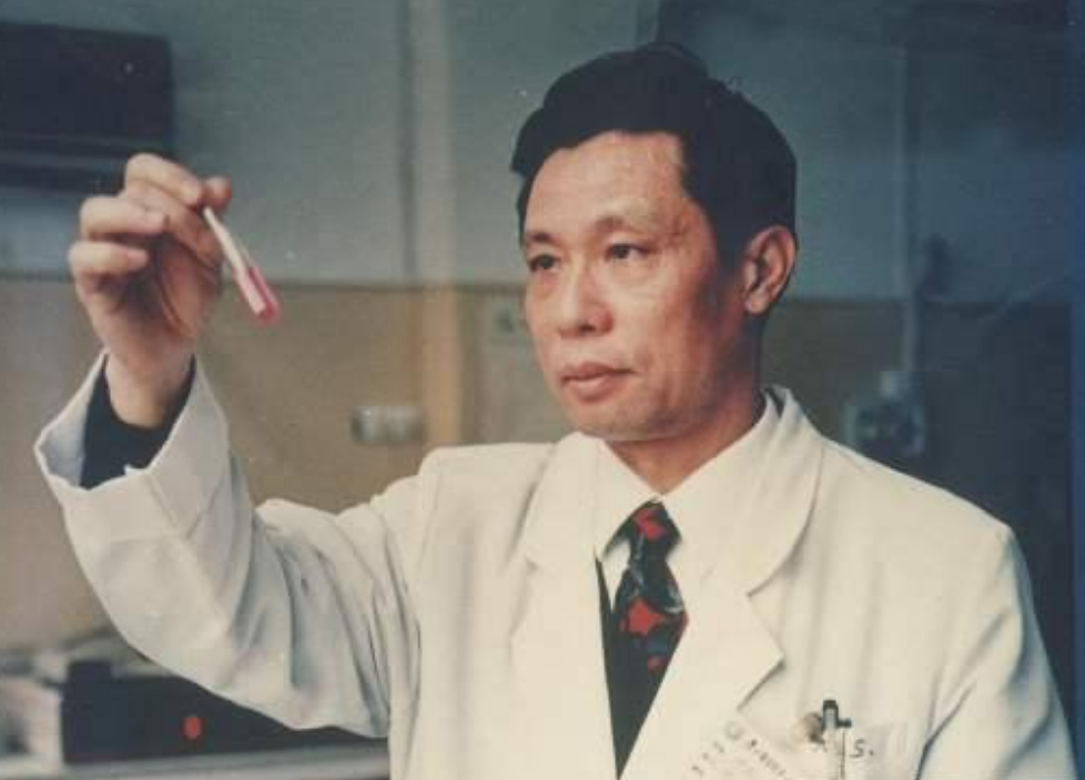 1984年叶剑英病危，中央已准备追悼会，紧急时刻钟南山力挽狂澜
