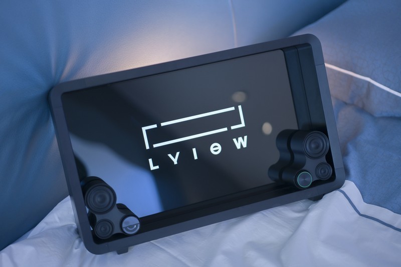 漂亮的 Lyiew Pro3沉浸式情绪歌词悬浮字幕蓝牙音箱