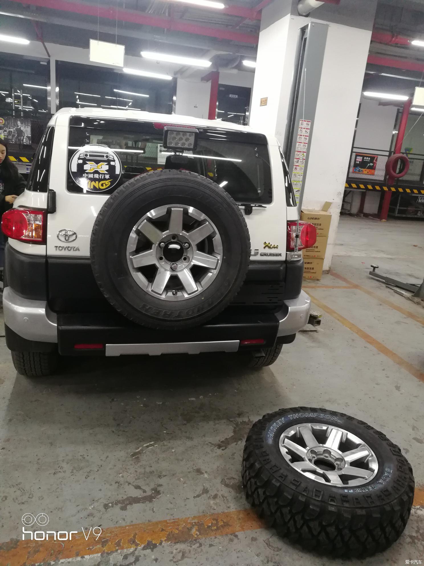奶爸的自驾“遛娃神器”？丰田FJ酷路泽提车，轻度改装分享