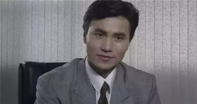 他是武术冠军功夫不输甄子丹，在香港没名气，在好莱坞却大放异彩