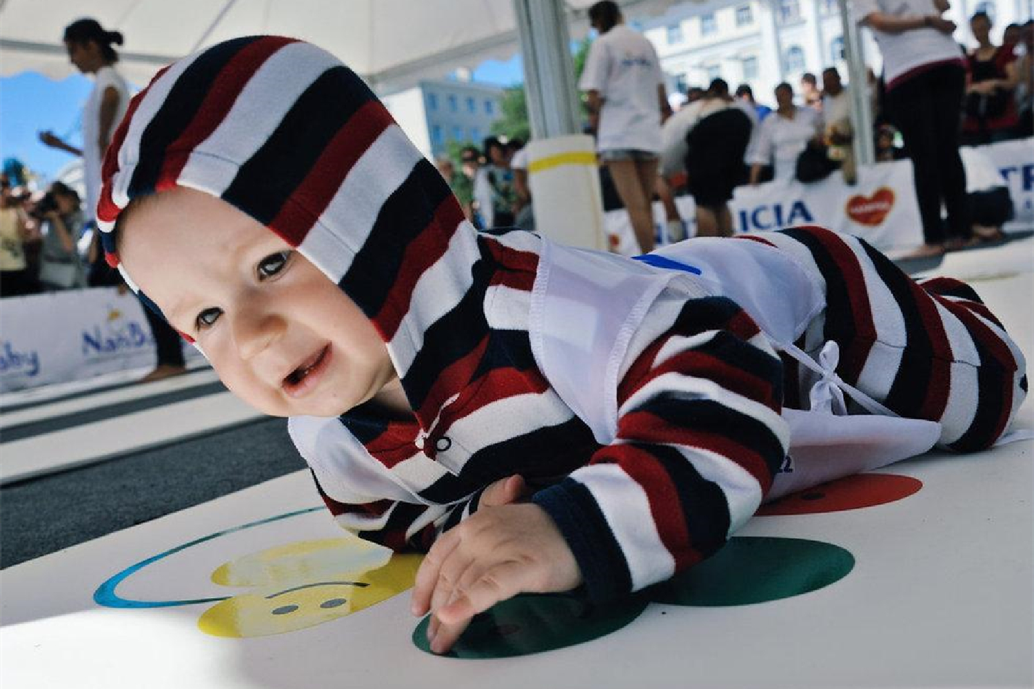 照顾幼儿须知:宝宝学会大动作的时间,太早或太晚是坏事吗?