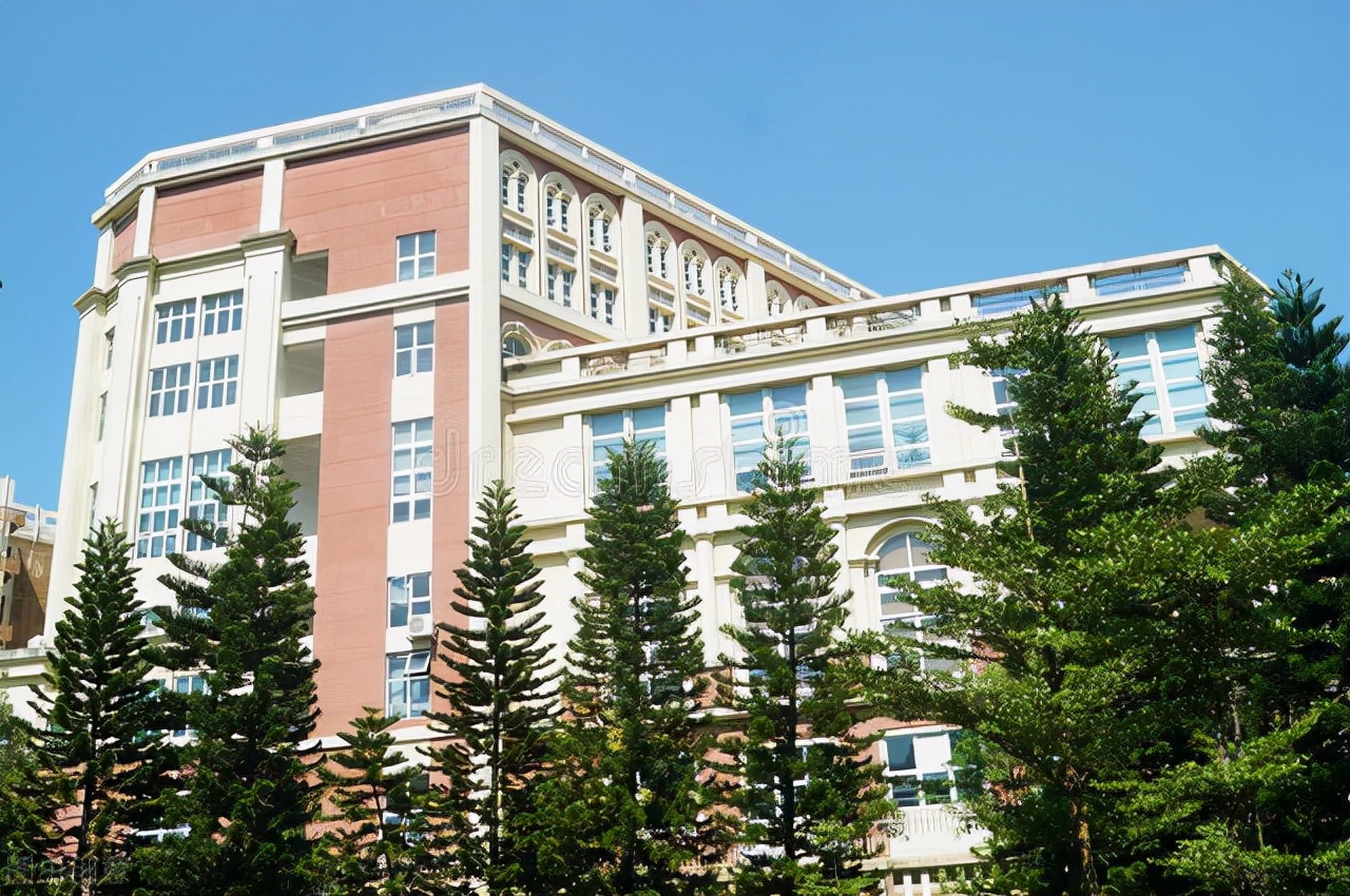 读大学，选择省外还是留在省内？都有哪些优势和劣势呢？