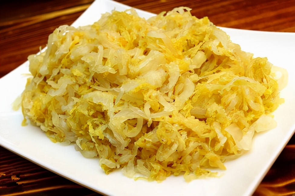 不管腌什么酸菜，牢记这“3个技巧”，酸菜酸脆爽口，放半年不坏