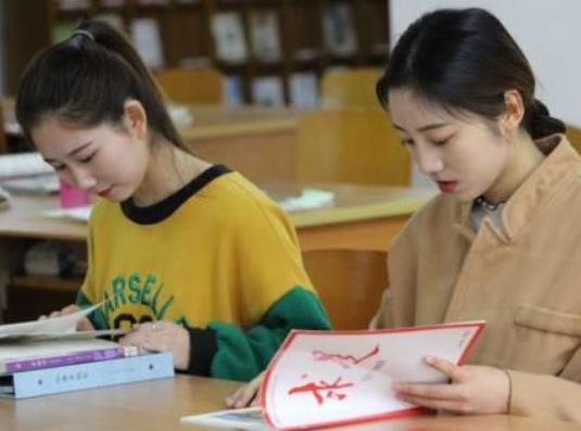 21届高考生，冲刺一本不能低于这个分数，录取分数线预估图来了