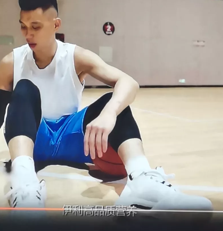 林书豪为什么是cba外场(林书豪1代曝光！球星重返NBA，科技再突破…特步还有机会么？)