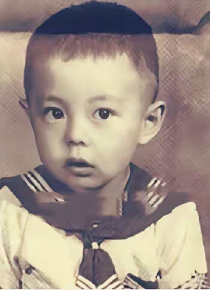 “风流皇帝”张铁林：9个女人3个孩子，他是如何渣完一个又一个？