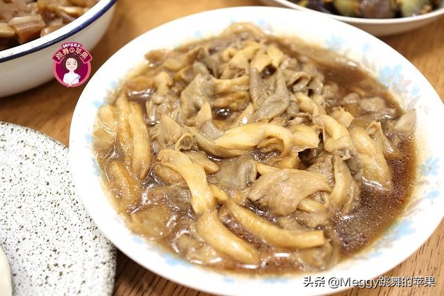 高考生家的晚餐破天荒5菜1汤，最出彩儿的鲫鱼汤，像牛奶般浓白