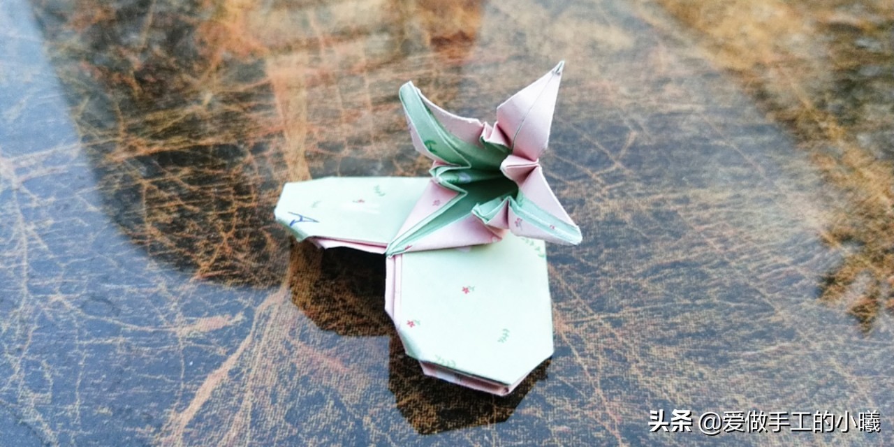 折纸教程:当爱心遇上百合，折个独一无二的心上花，送给Ta