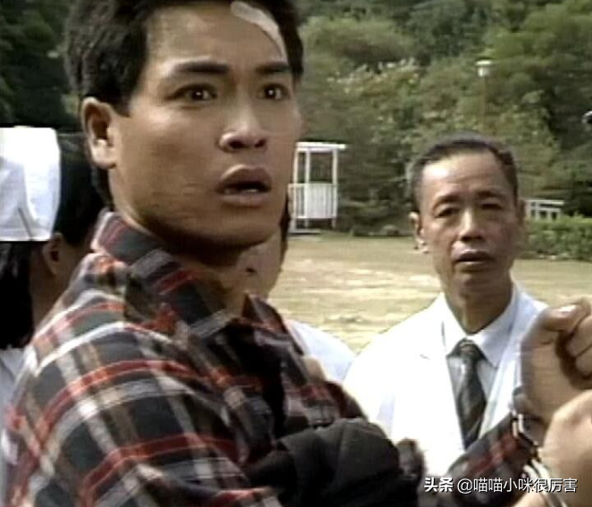 郭晋安脸部僵硬像蜡像，疑被填充，也曾遭质疑的还有马德钟陈浩民