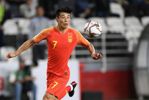 上海申鑫什么时候在中超的(中国最年轻的职业球员,14岁开始踢中乙